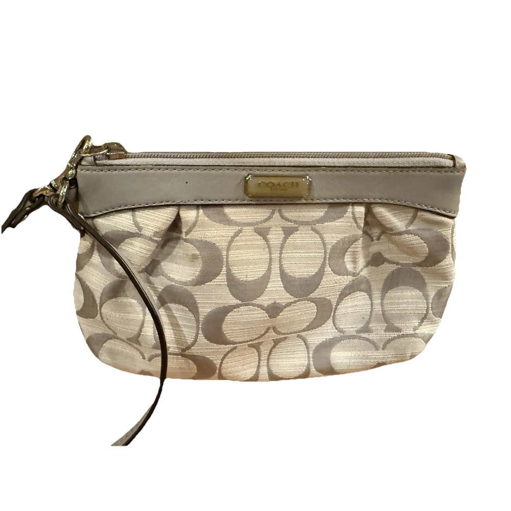 COACH Shantung Pleated Grey Wristlet Bag Silver Accents‎ Holiday Festive F48754